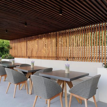 V Luxury Suites Kanálion Екстериор снимка