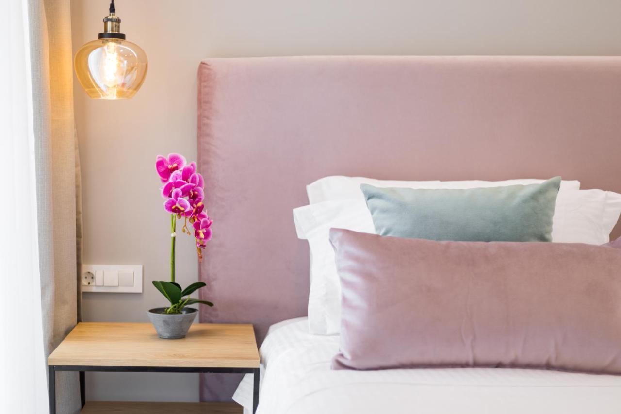 V Luxury Suites Kanálion Екстериор снимка