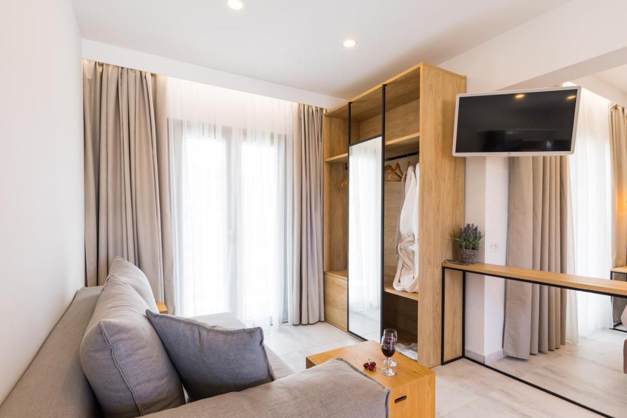 V Luxury Suites Kanálion Екстериор снимка