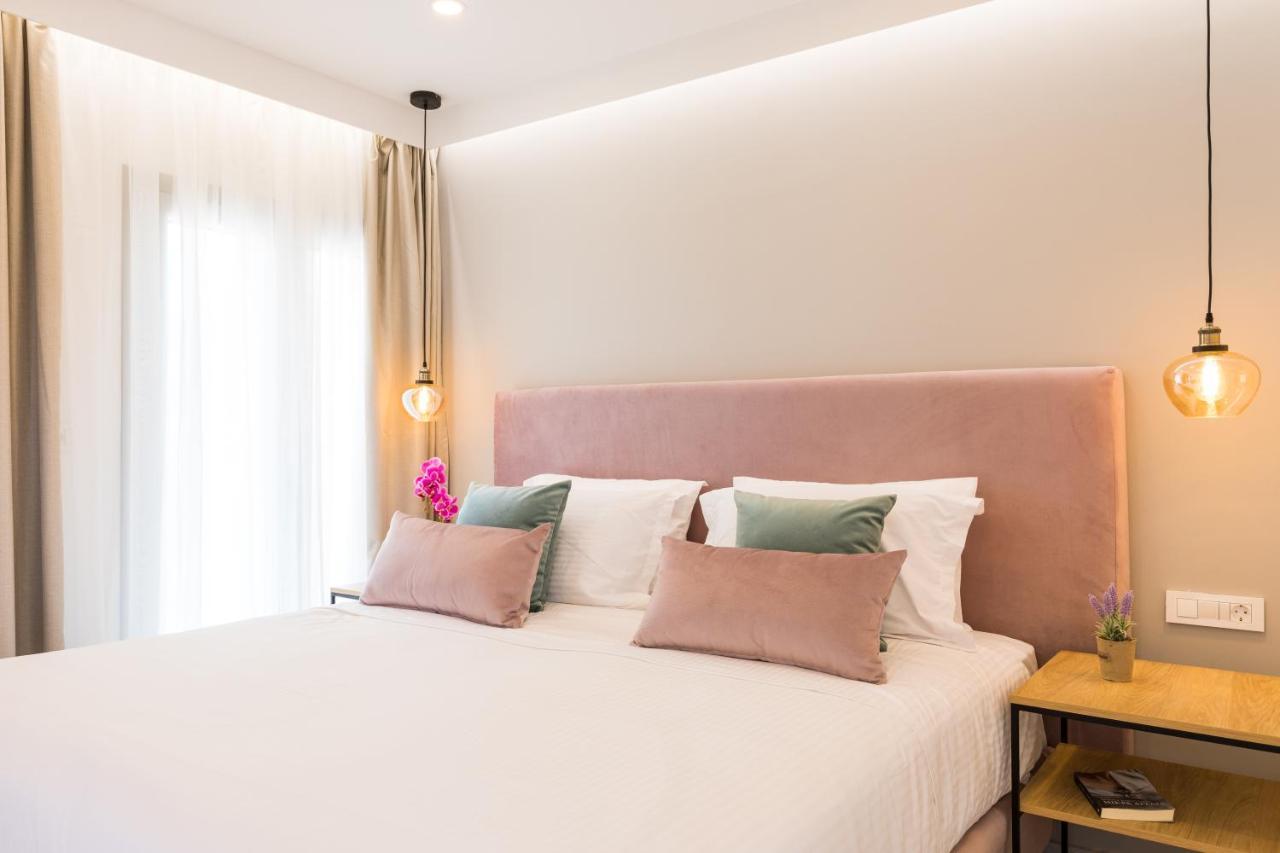 V Luxury Suites Kanálion Екстериор снимка
