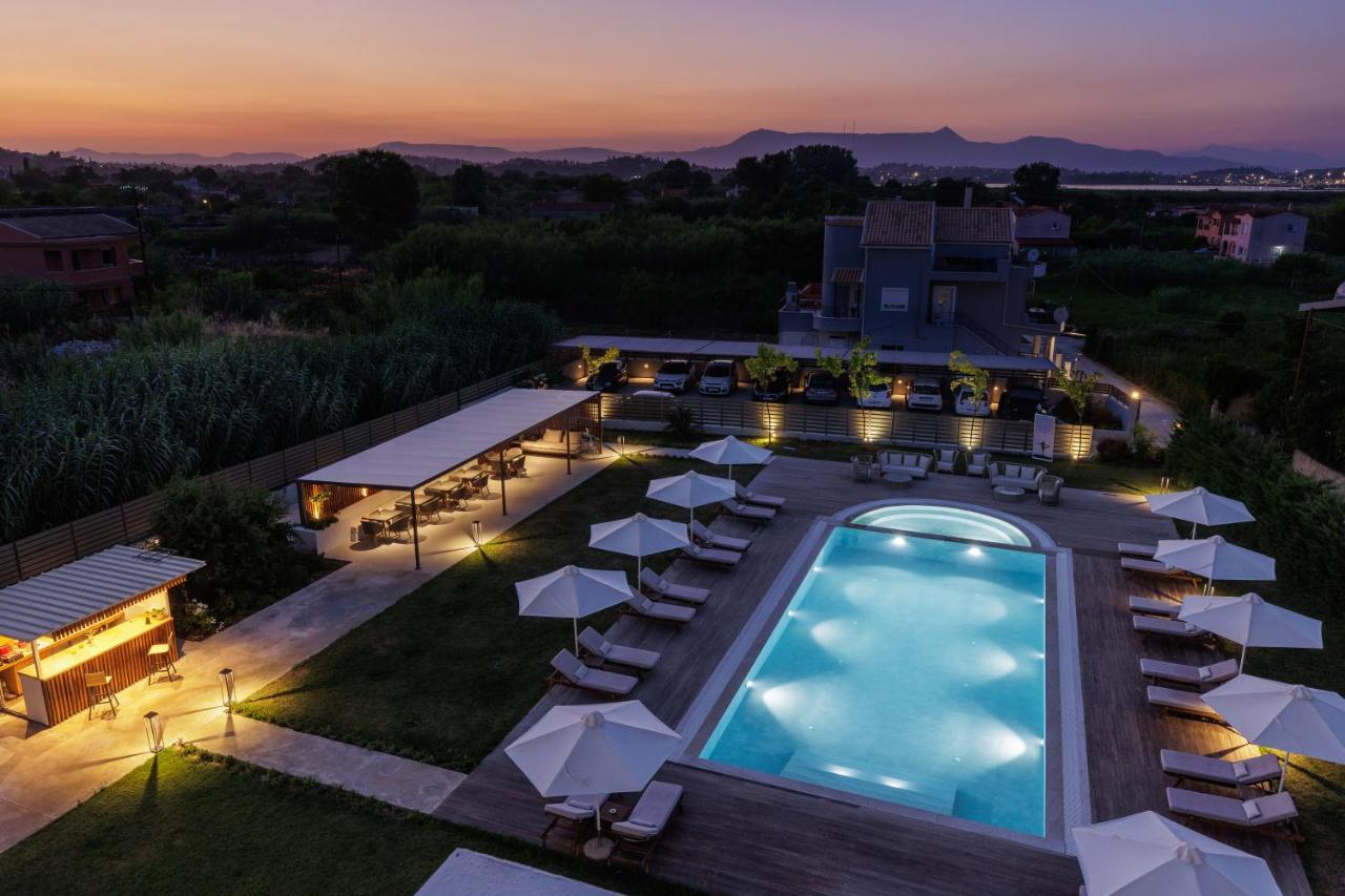 V Luxury Suites Kanálion Екстериор снимка
